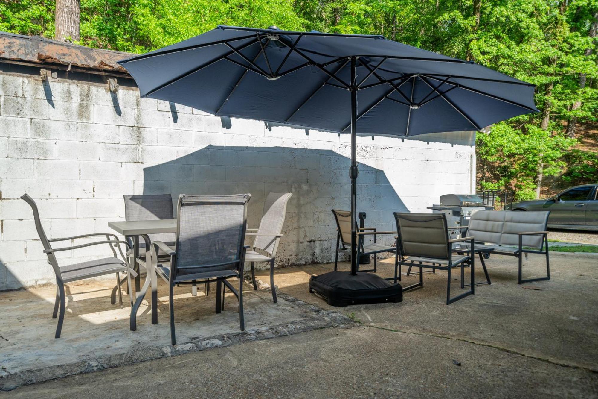 Cedar Blossom Bungalow Is A Cozy Getaway With A 5 Minute Walk To Downtown! ฮอตสปริงส์ ภายนอก รูปภาพ